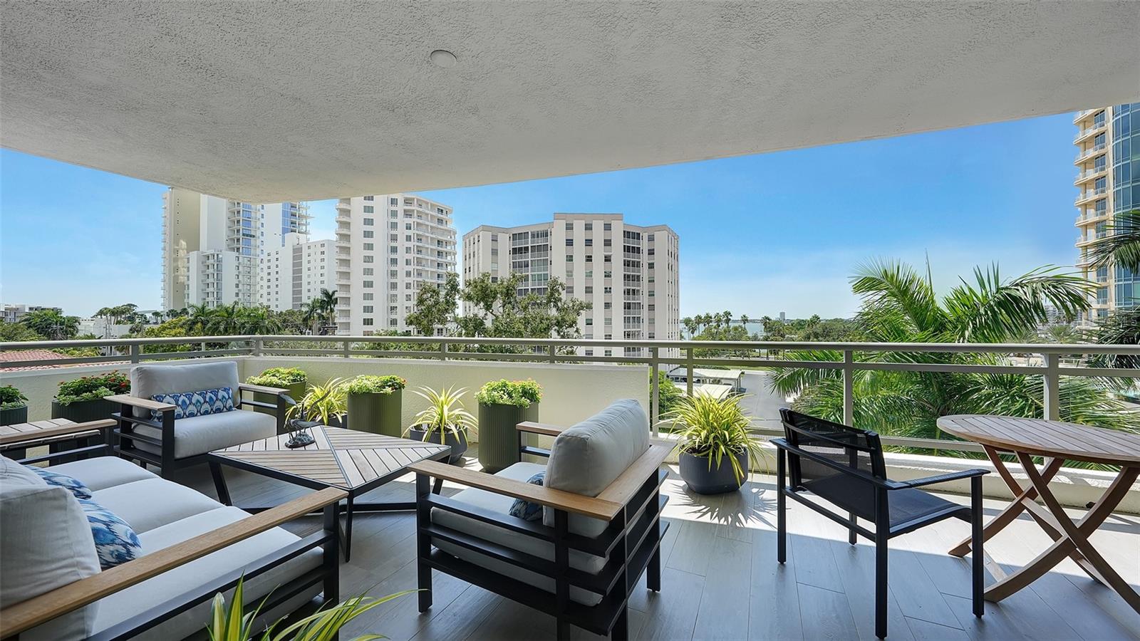 THE SAVOY ON PALM - Residential