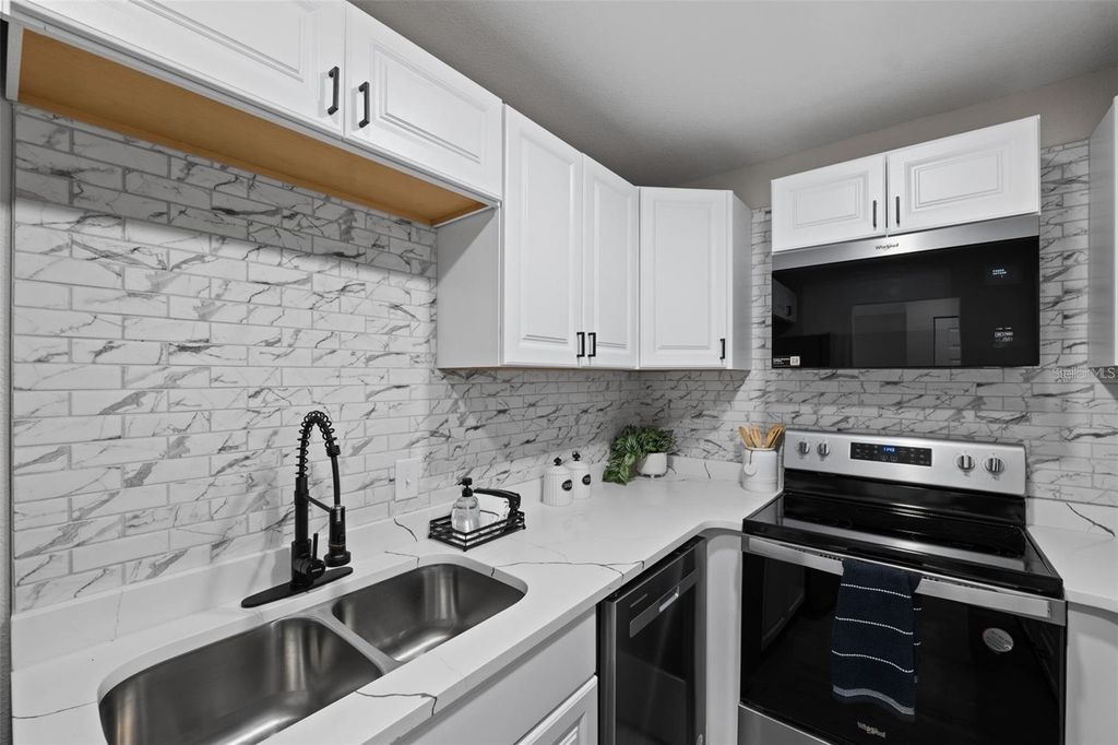 Photo of 4610 W Gray Street #109, Tampa, FL 33609 (MLS # TB8494318)