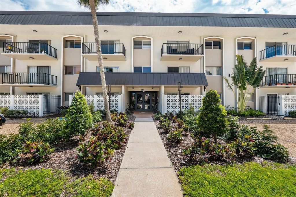 Photo of 4610 W Gray Street #109, Tampa, FL 33609 (MLS # TB8494318)