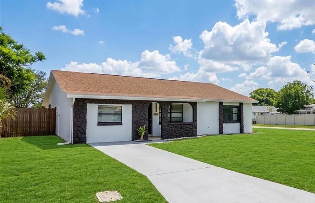 Photo of 107 Iguala Drive, Kissimmee, FL 34743 (MLS # S5159799)