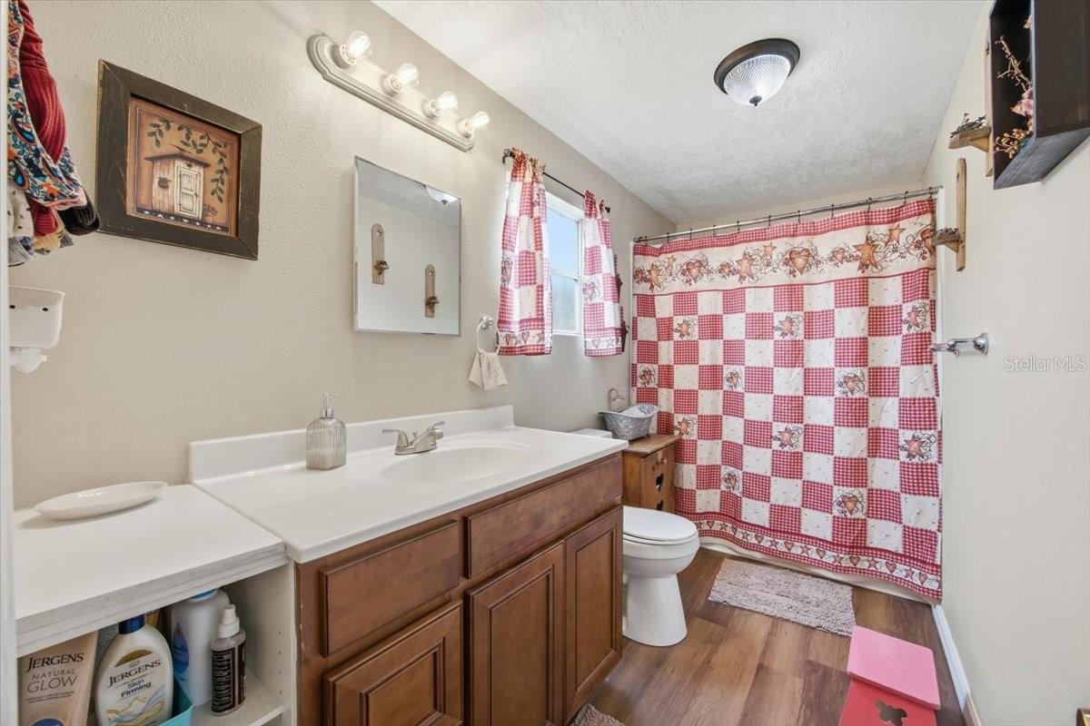 WALKER GRVS - Residential