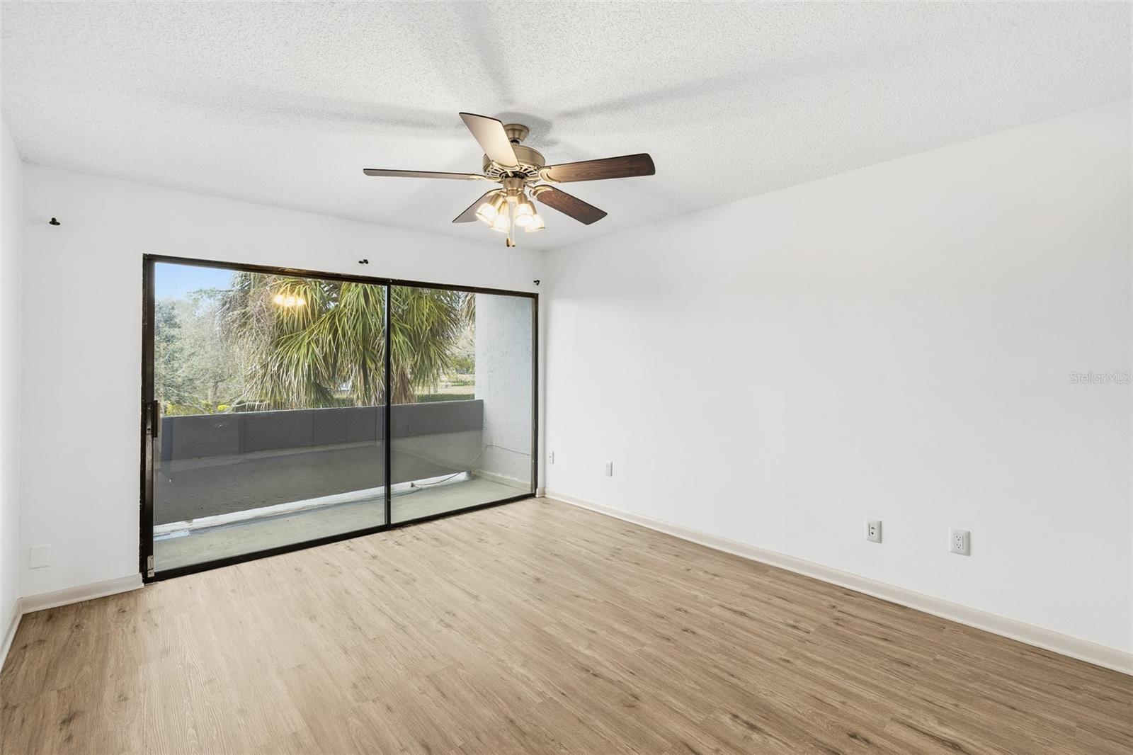 CARROLLWOOD VILLAGE TWINLAKES - Residential