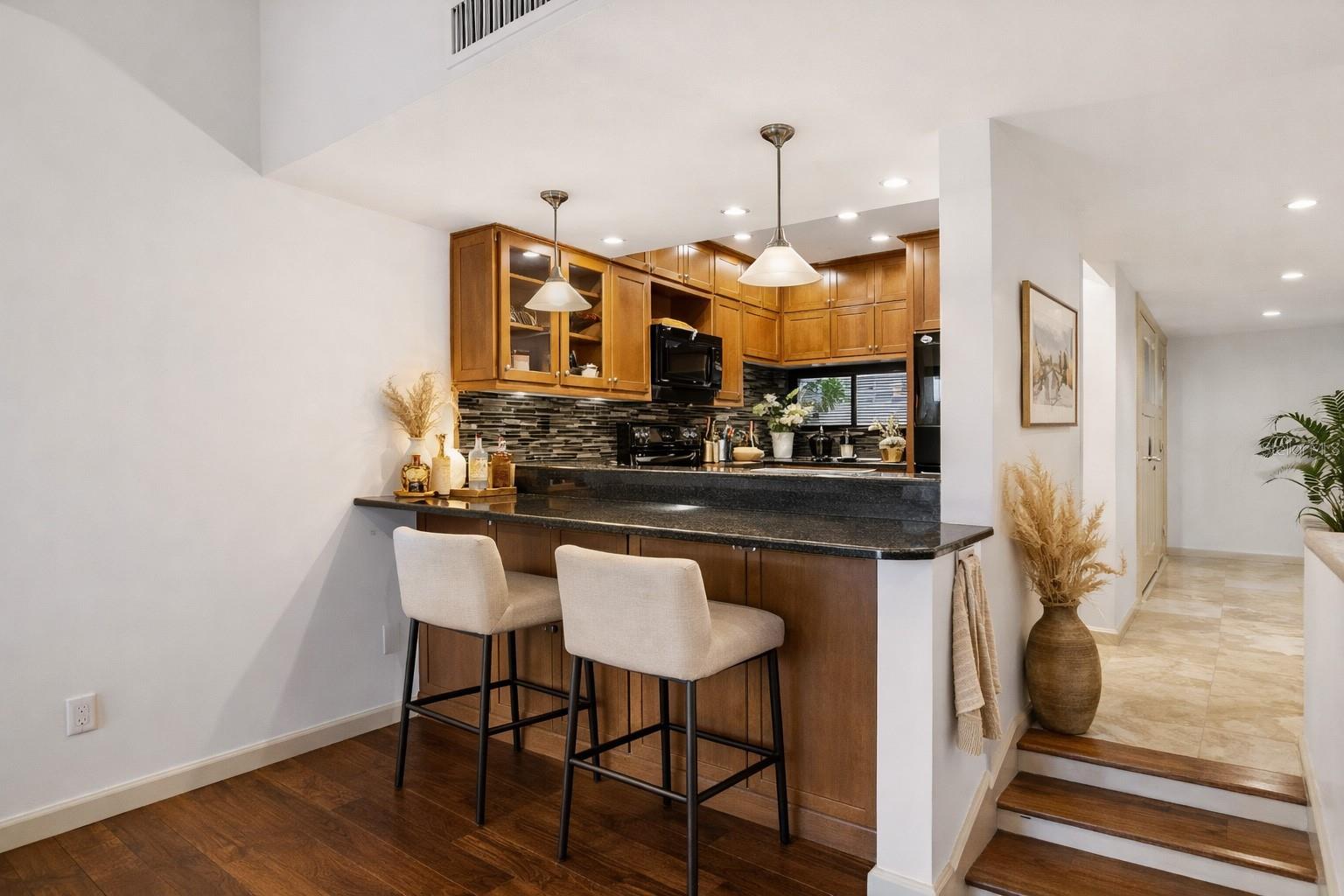 CARROLLWOOD VILLAGE TWINLAKES - Residential