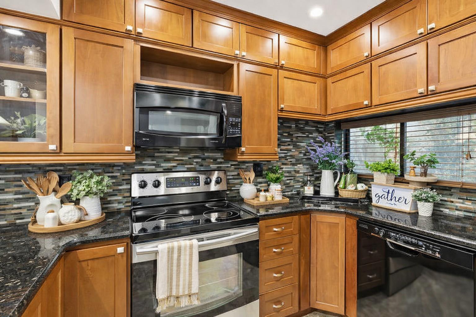 CARROLLWOOD VILLAGE TWINLAKES - Residential