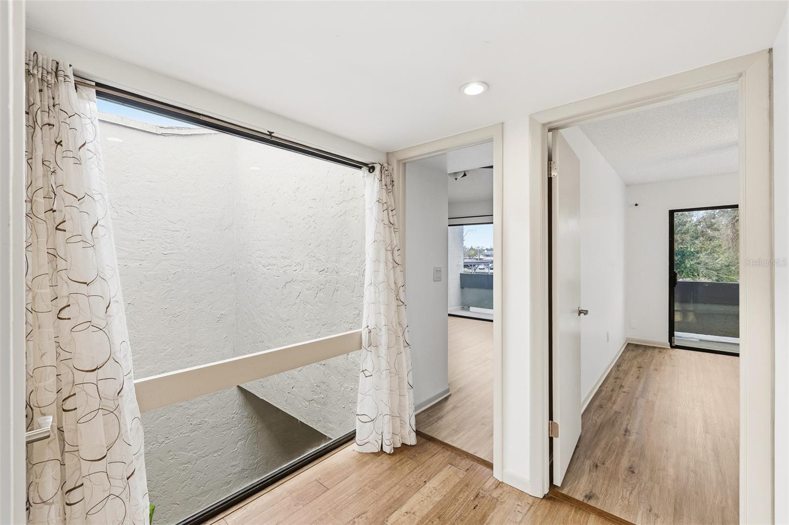 CARROLLWOOD VILLAGE TWINLAKES - Residential