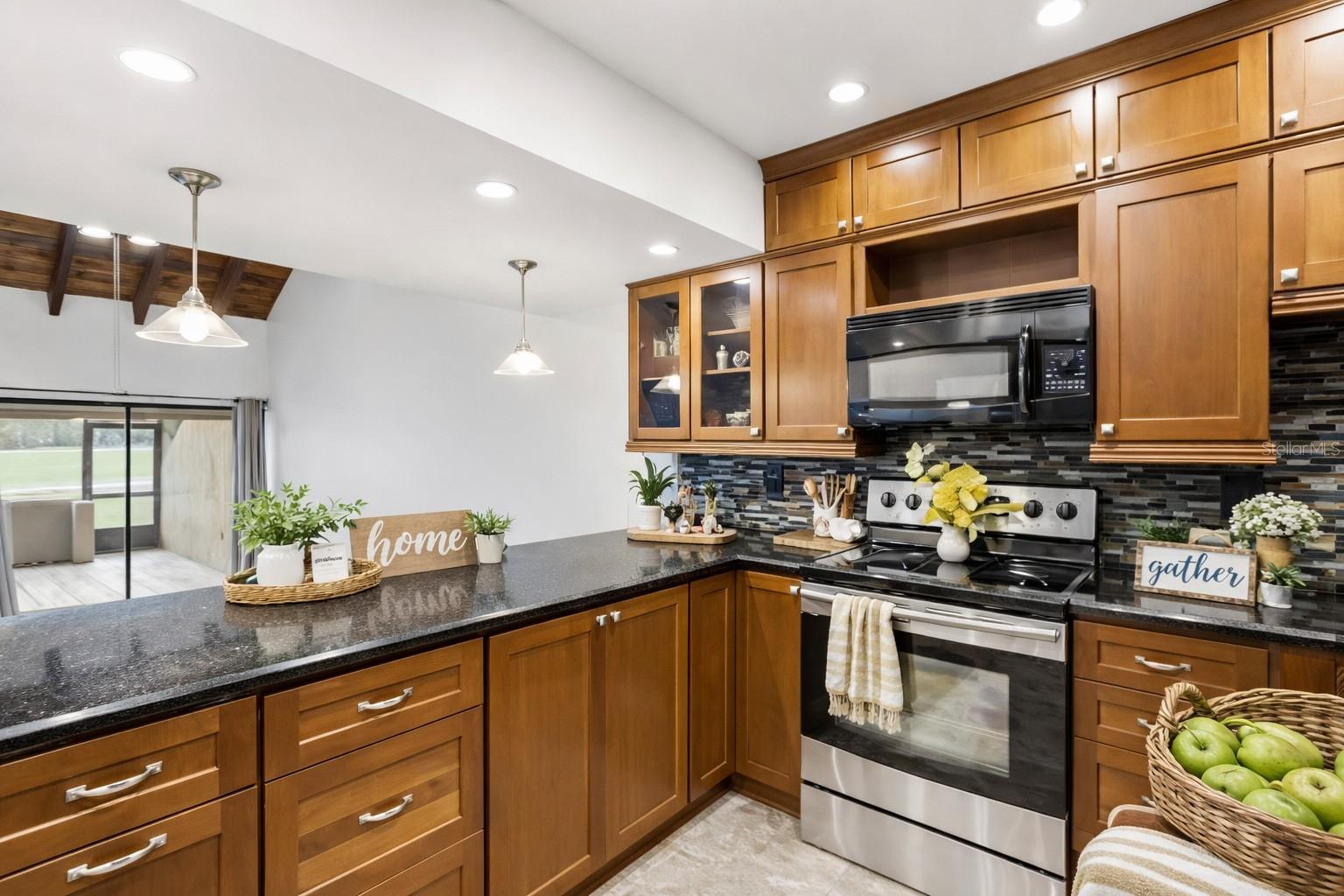 CARROLLWOOD VILLAGE TWINLAKES - Residential