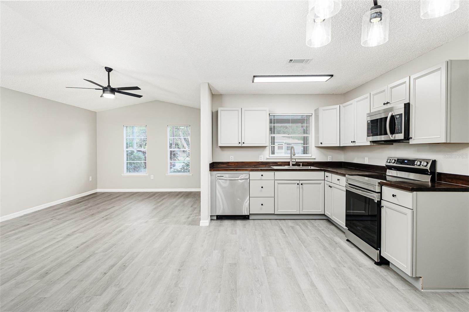 SUNRISE PARK - Residential