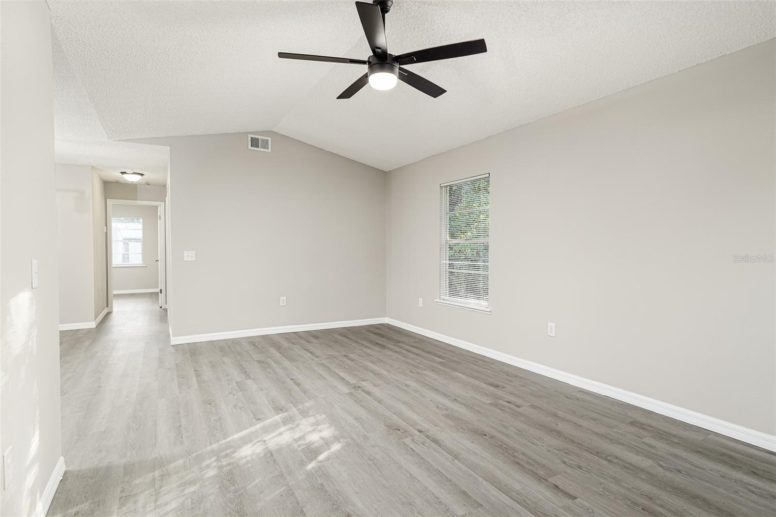 SUNRISE PARK - Residential