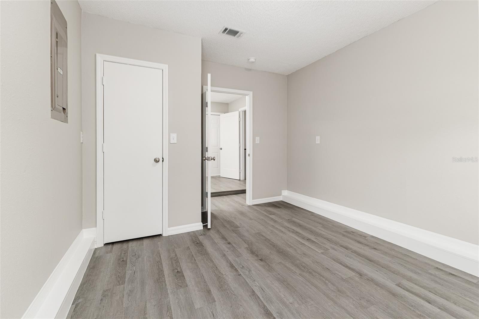 SUNRISE PARK - Residential