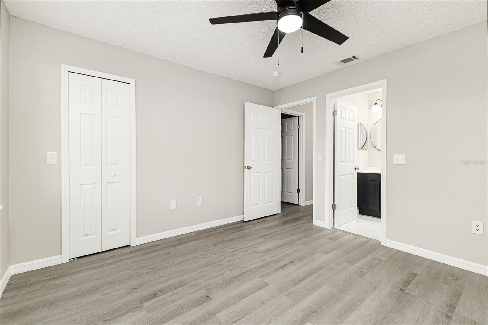 SUNRISE PARK - Residential