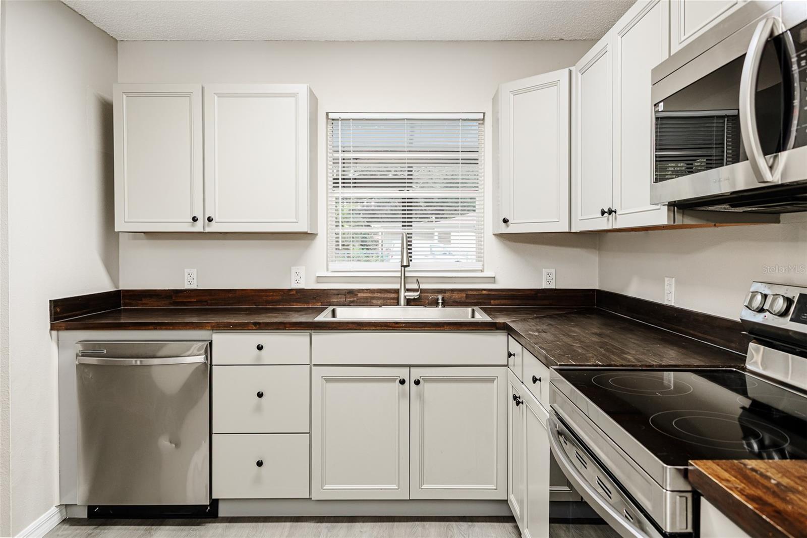 SUNRISE PARK - Residential