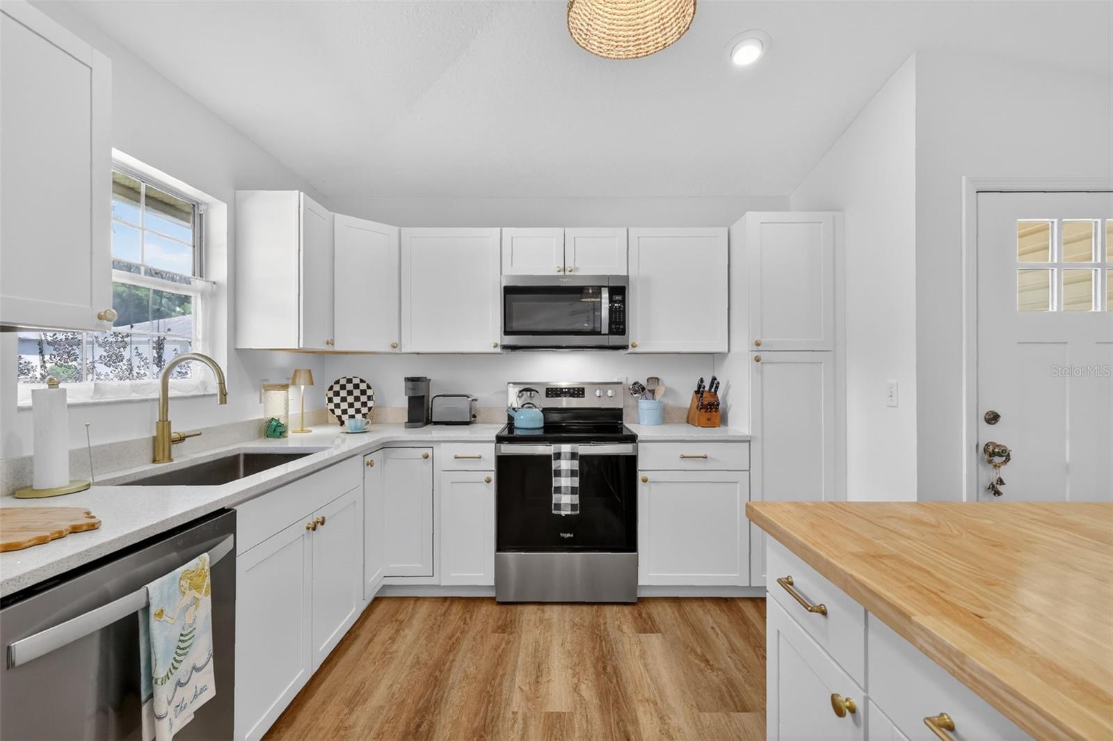 TAVARES GOLDEN PALMS FIRST ADD - Residential