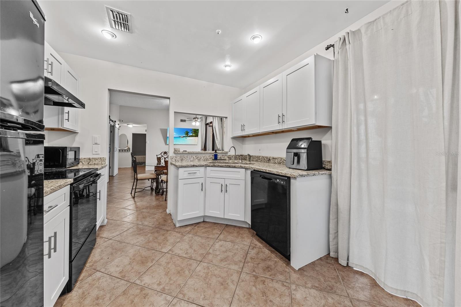 HIGHLAND VILLAGE 1 - Residential