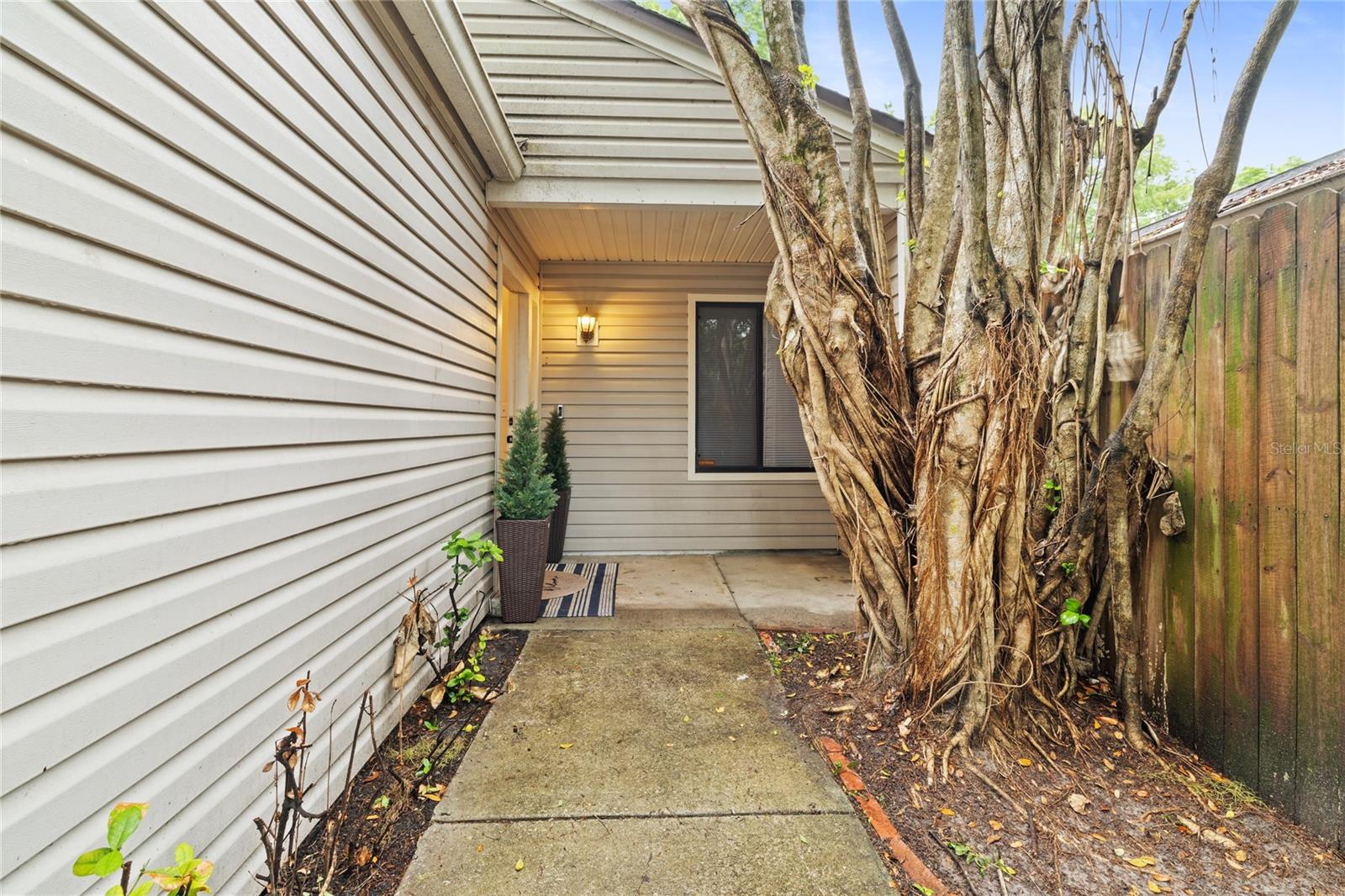 335 KIRKCALDY DRIVE