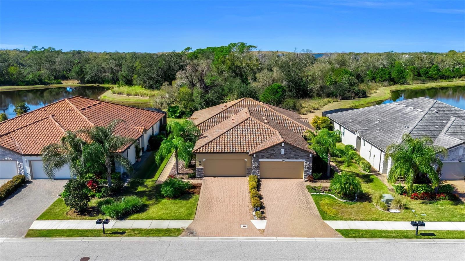 ARBOR GRANDE - Residential