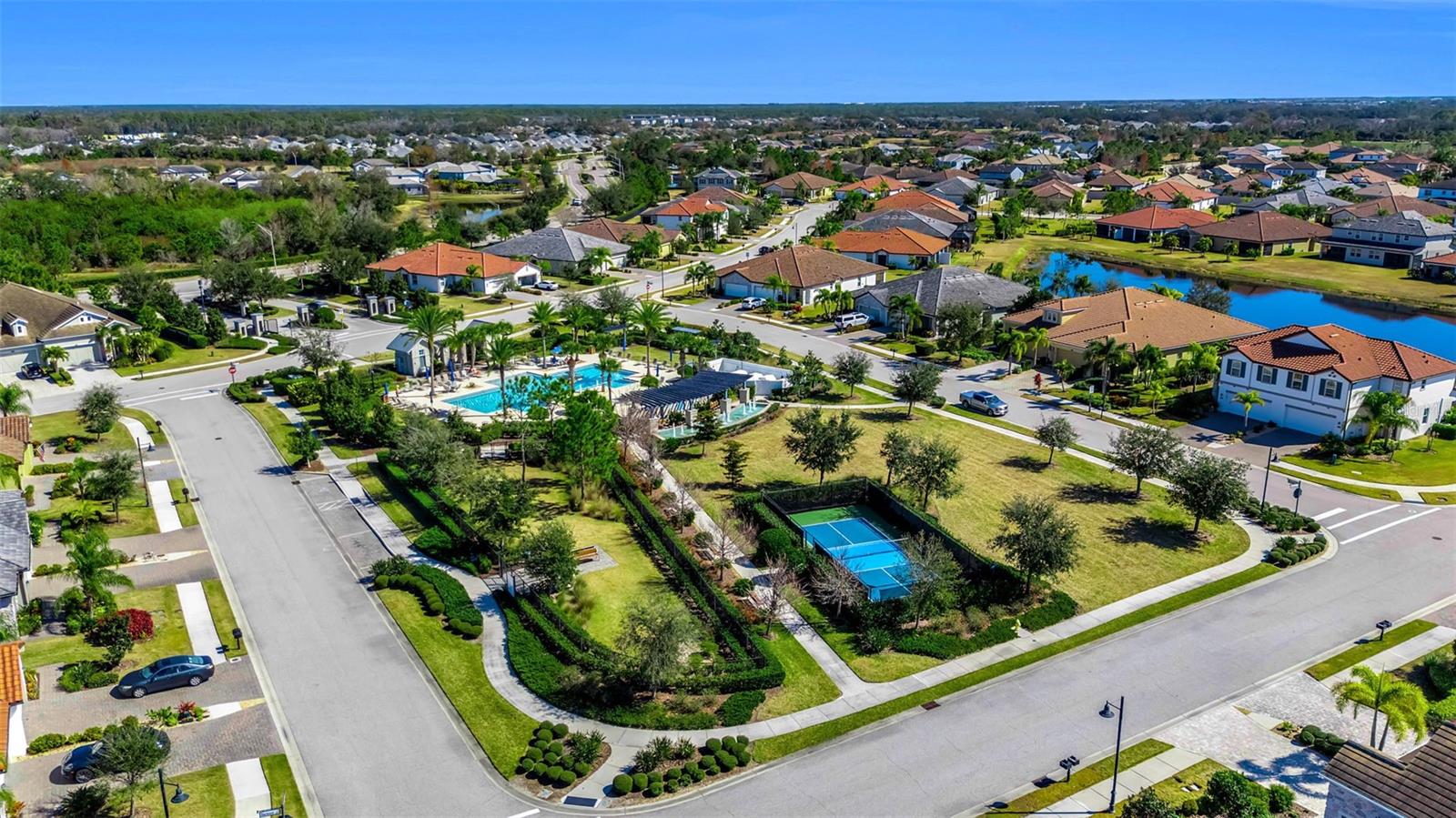 ARBOR GRANDE - Residential