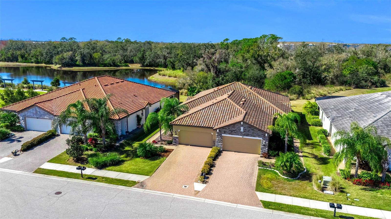 ARBOR GRANDE - Residential