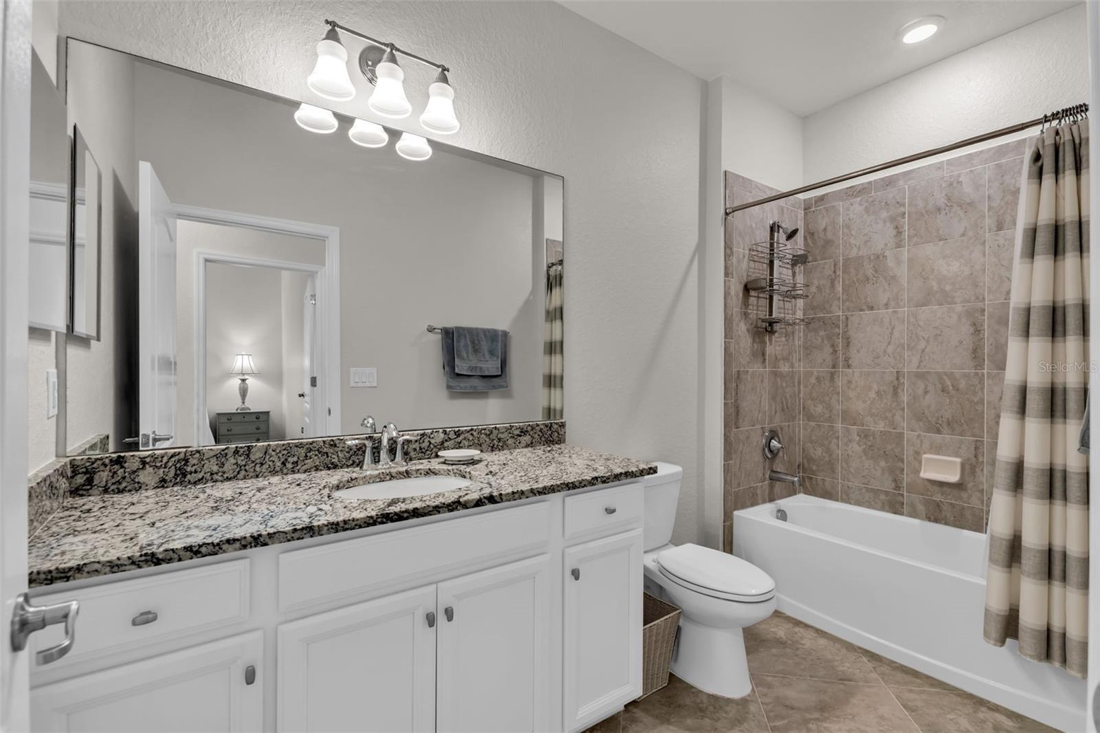 ARBOR GRANDE - Residential