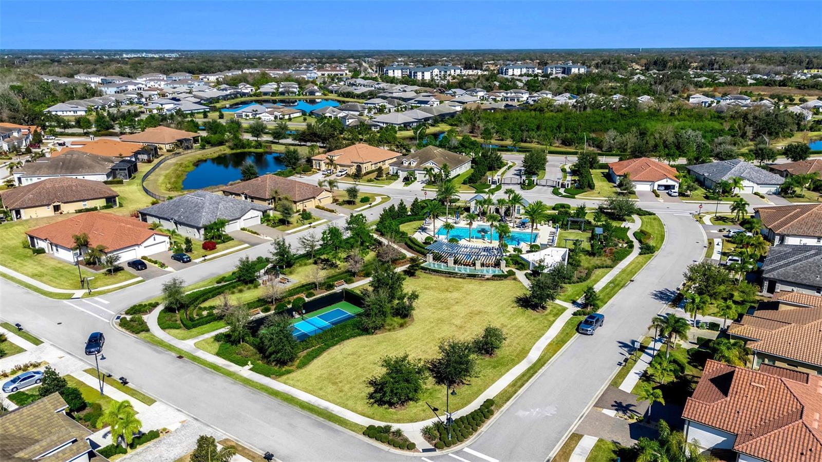 ARBOR GRANDE - Residential