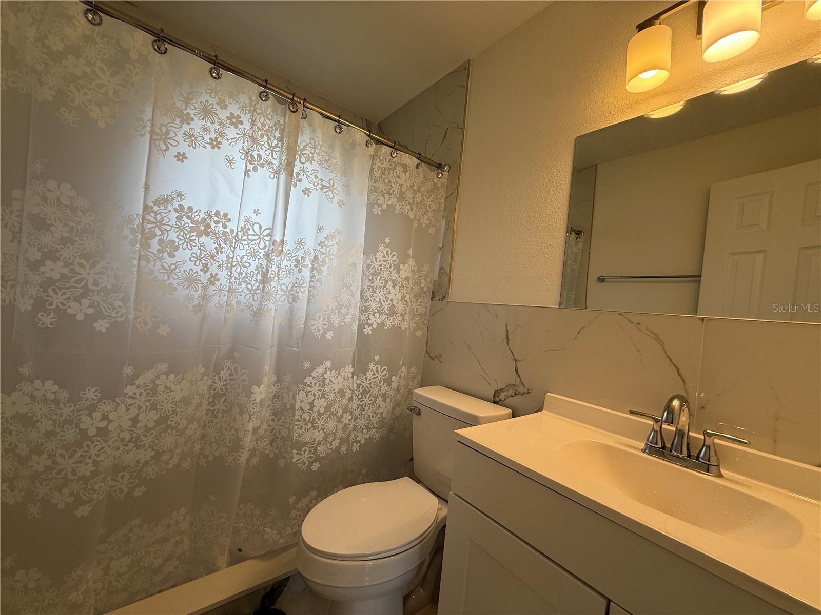 MARION OAKS UN 02 - Residential Lease