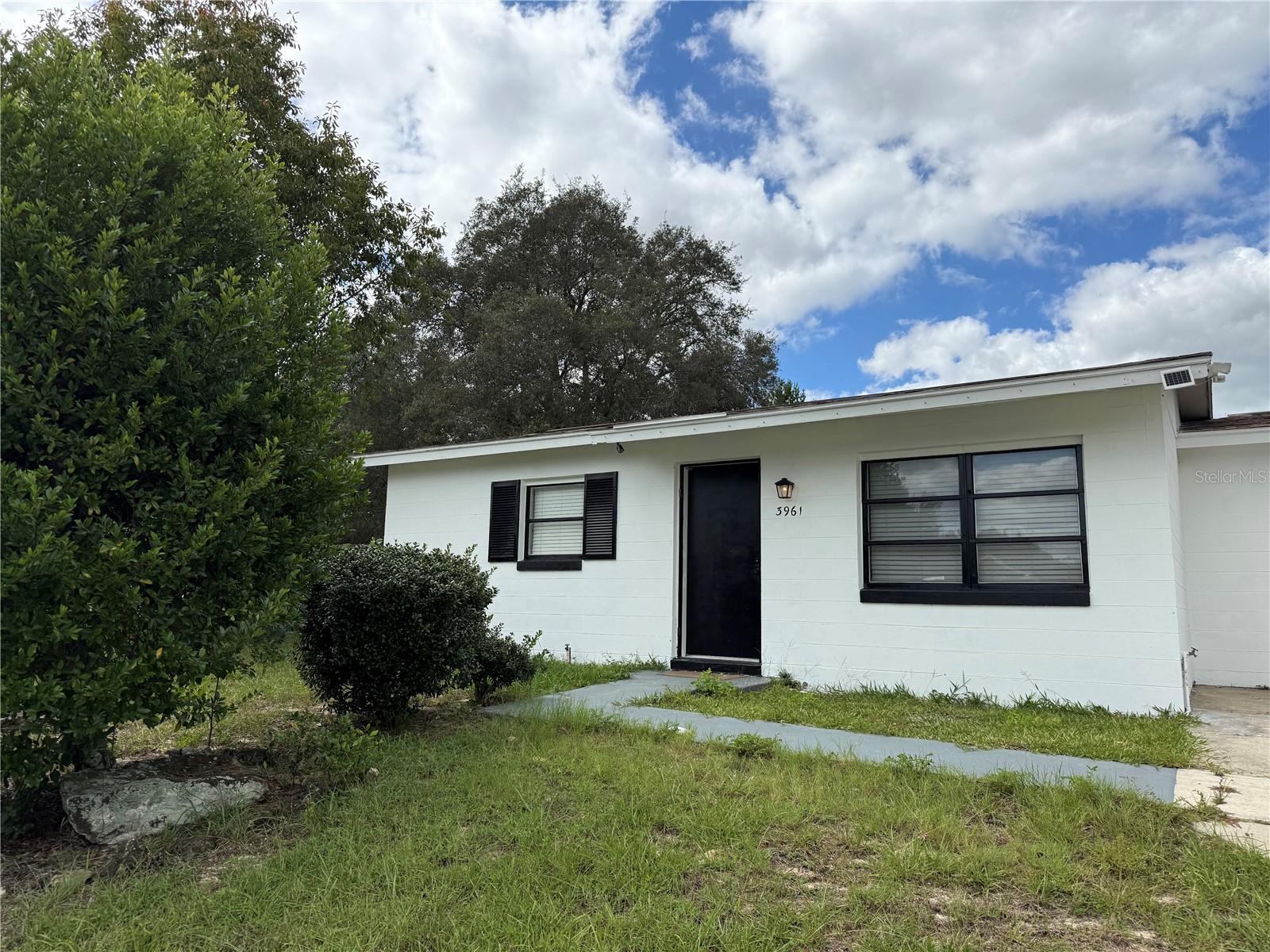 MARION OAKS UN 02 - Residential Lease