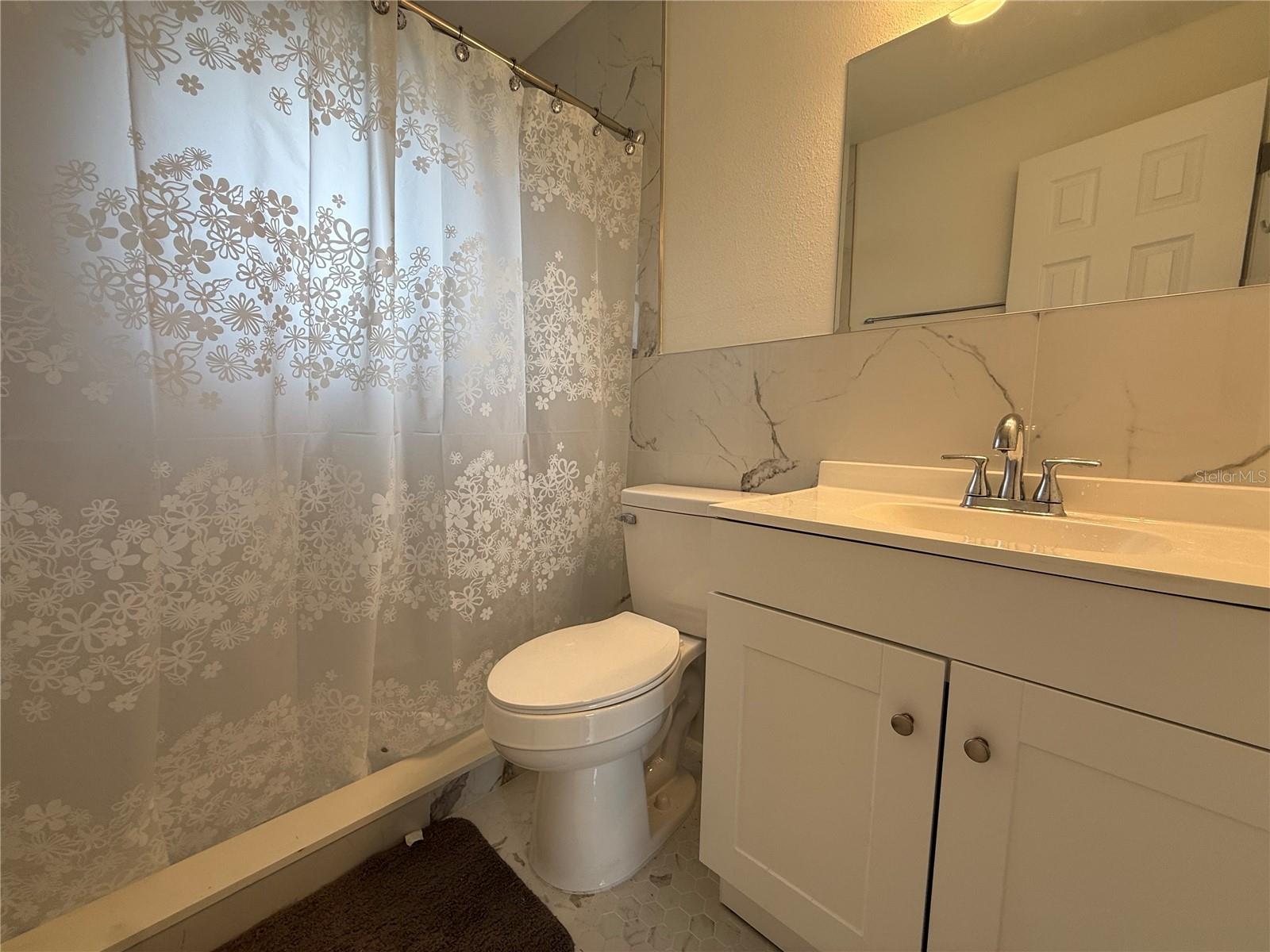 MARION OAKS UN 02 - Residential Lease