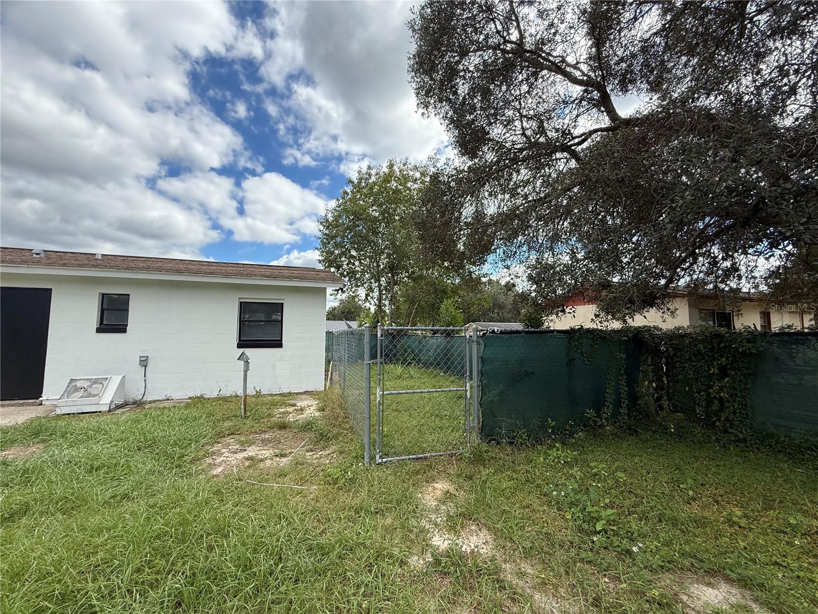 MARION OAKS UN 02 - Residential Lease