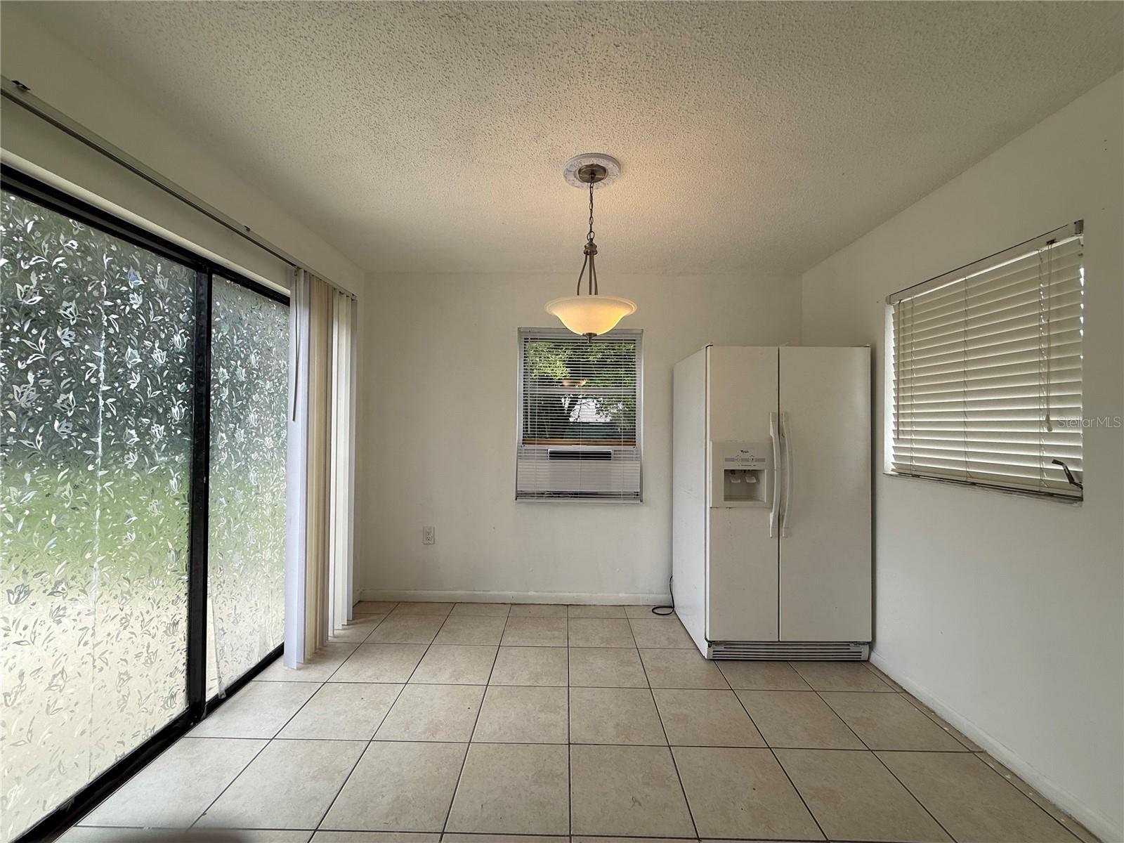 MARION OAKS UN 02 - Residential Lease