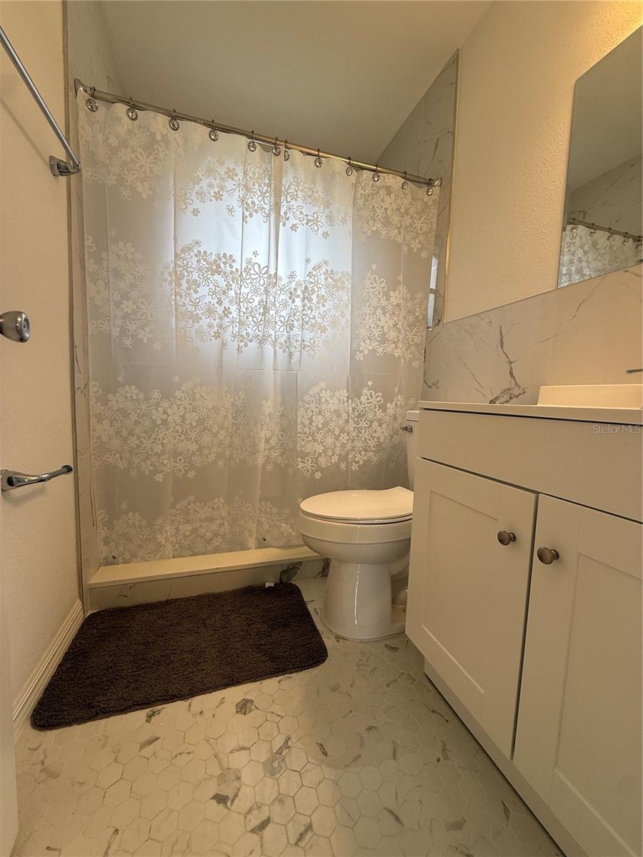 MARION OAKS UN 02 - Residential Lease