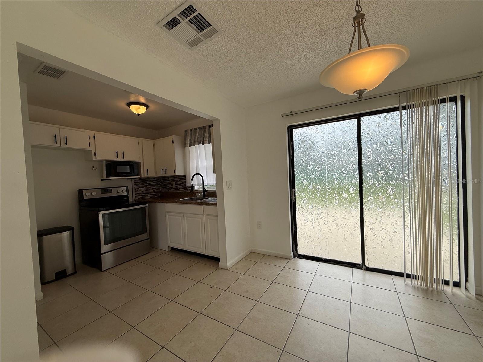 MARION OAKS UN 02 - Residential Lease