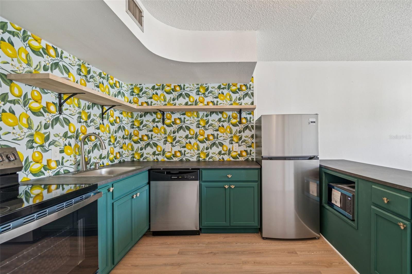 FAIR OAKS SOUTH ONE A CONDOMIN - Residential Lease