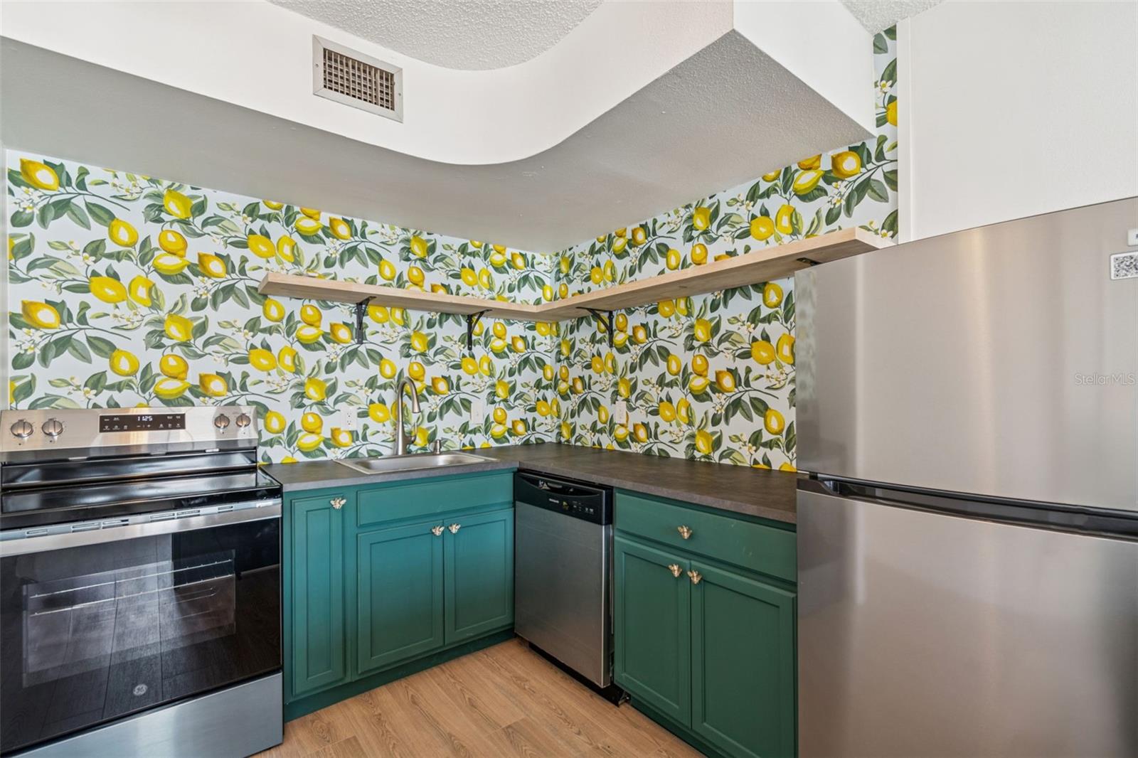 FAIR OAKS SOUTH ONE A CONDOMIN - Residential Lease