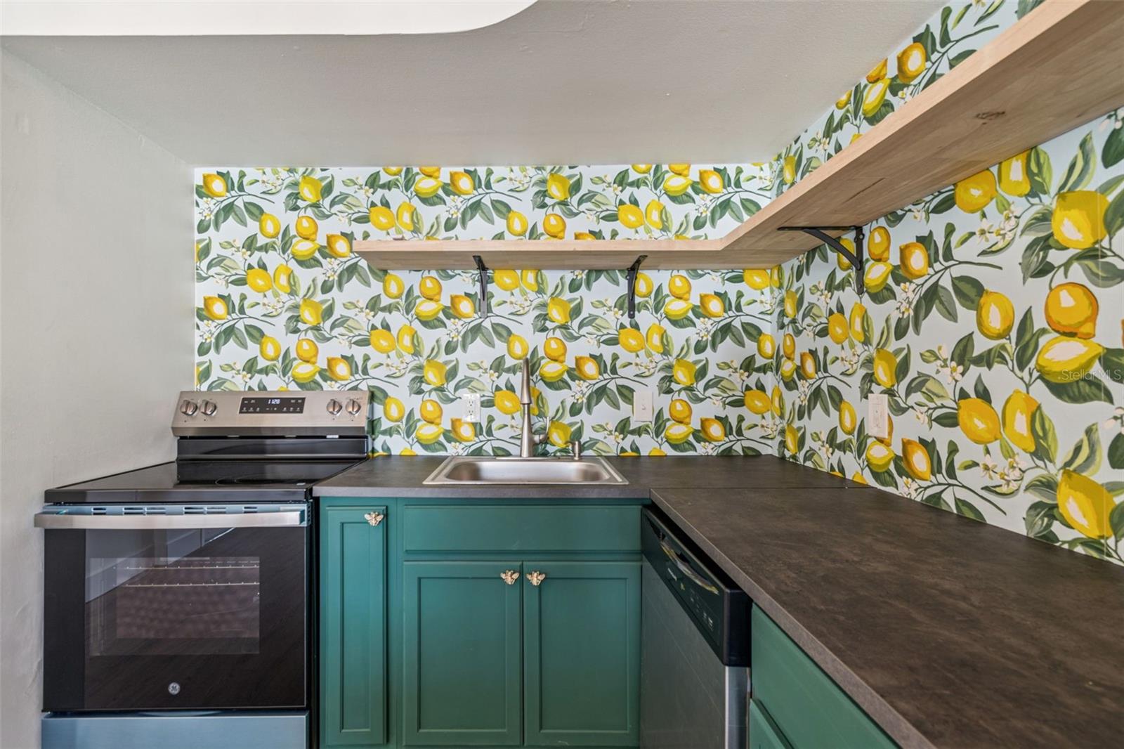 FAIR OAKS SOUTH ONE A CONDOMIN - Residential Lease