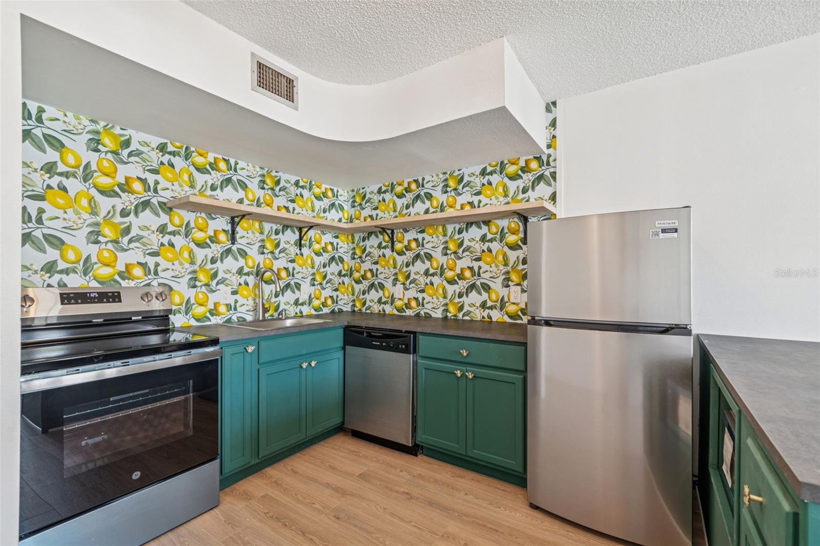 FAIR OAKS SOUTH ONE A CONDOMIN - Residential Lease