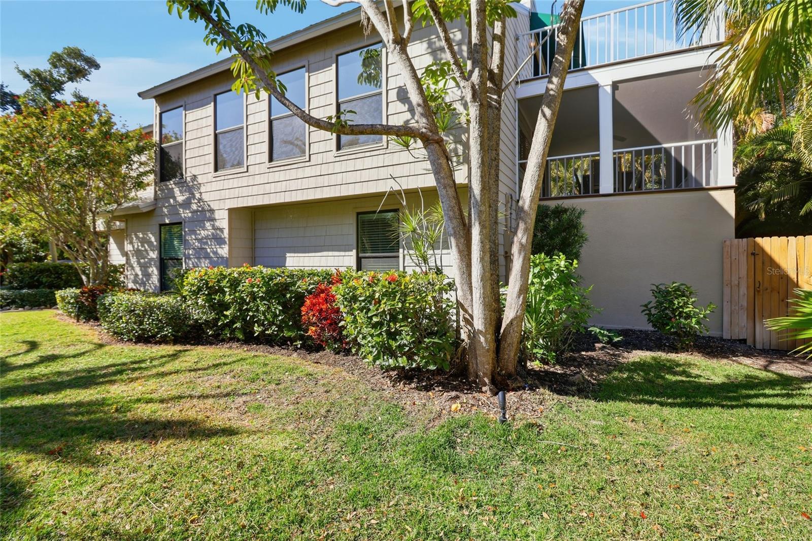 BAY ISLAND PARK - Residential