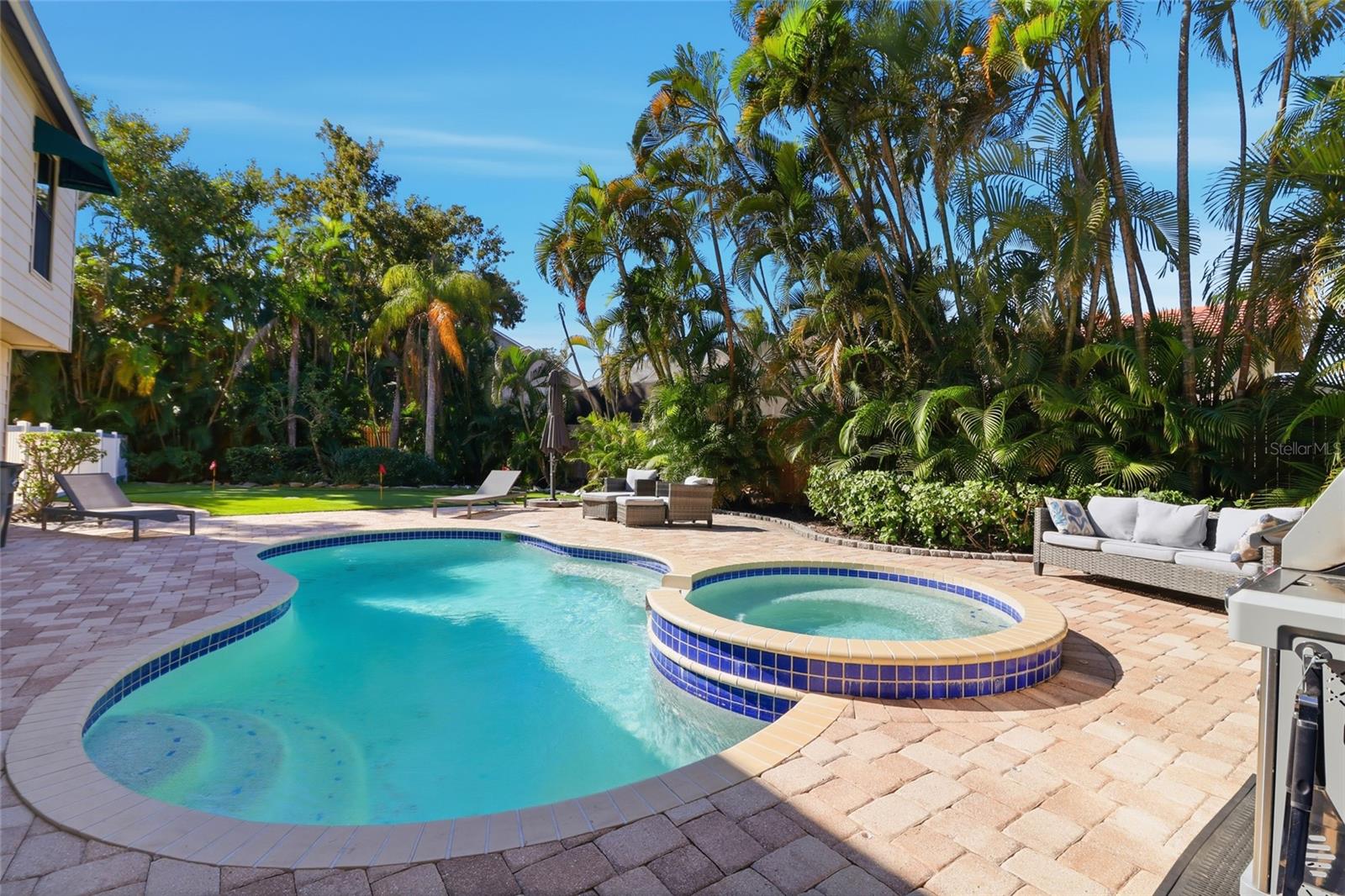 BAY ISLAND PARK - Residential