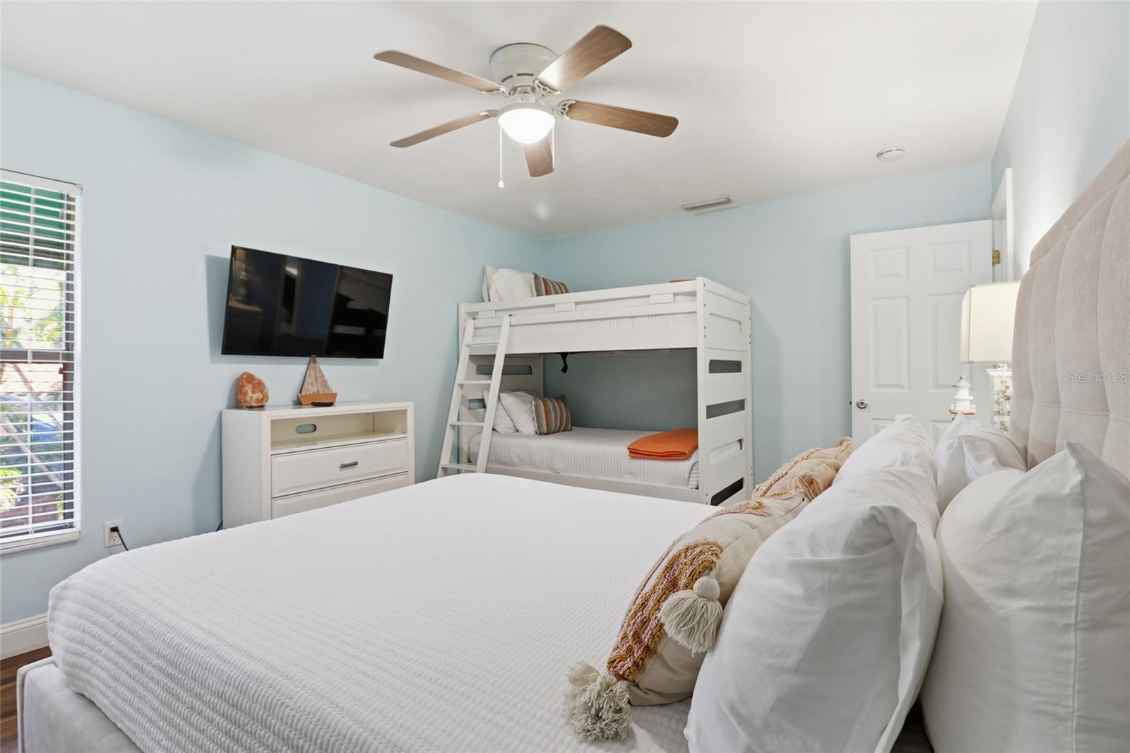 BAY ISLAND PARK - Residential