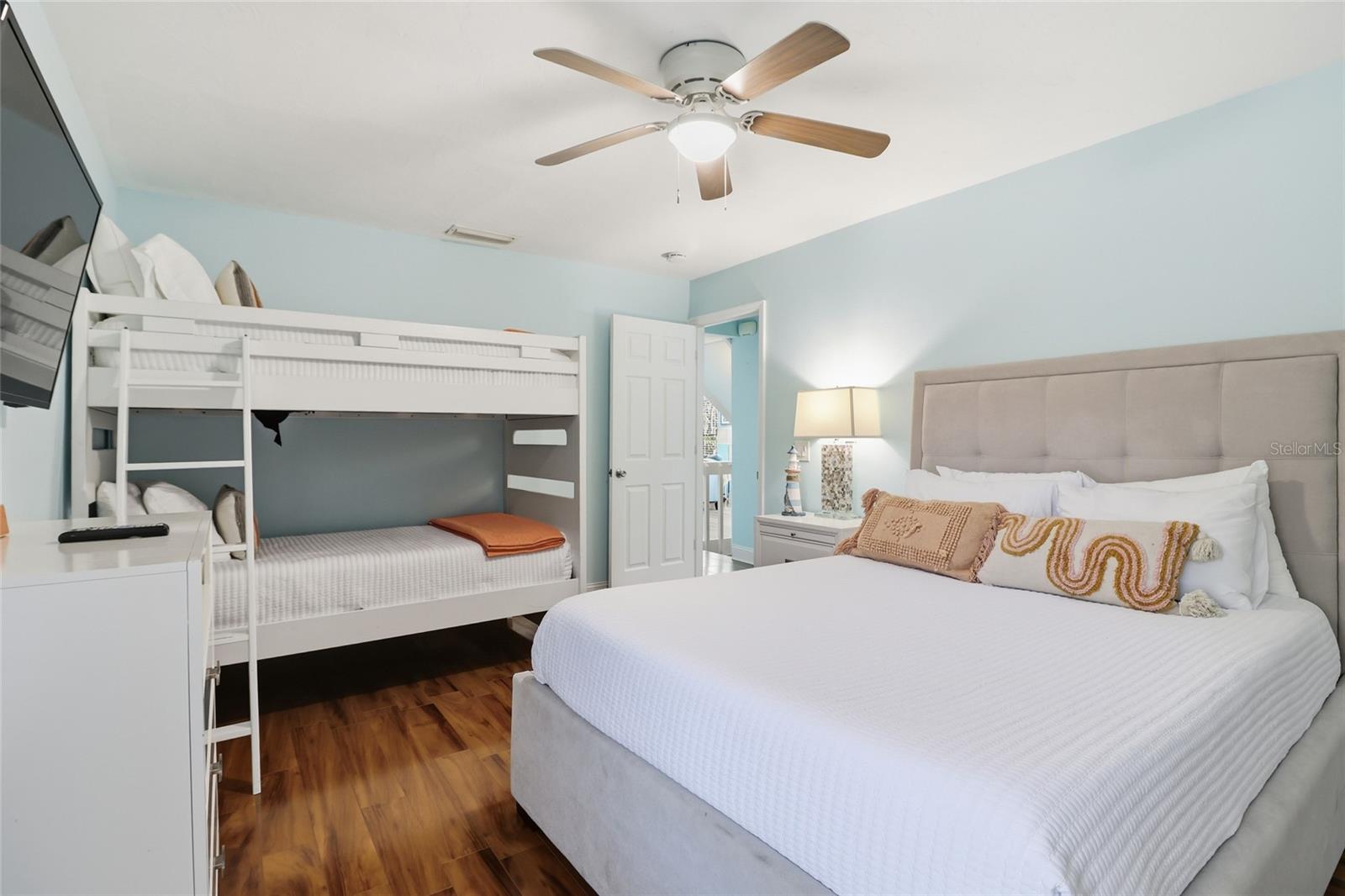 BAY ISLAND PARK - Residential