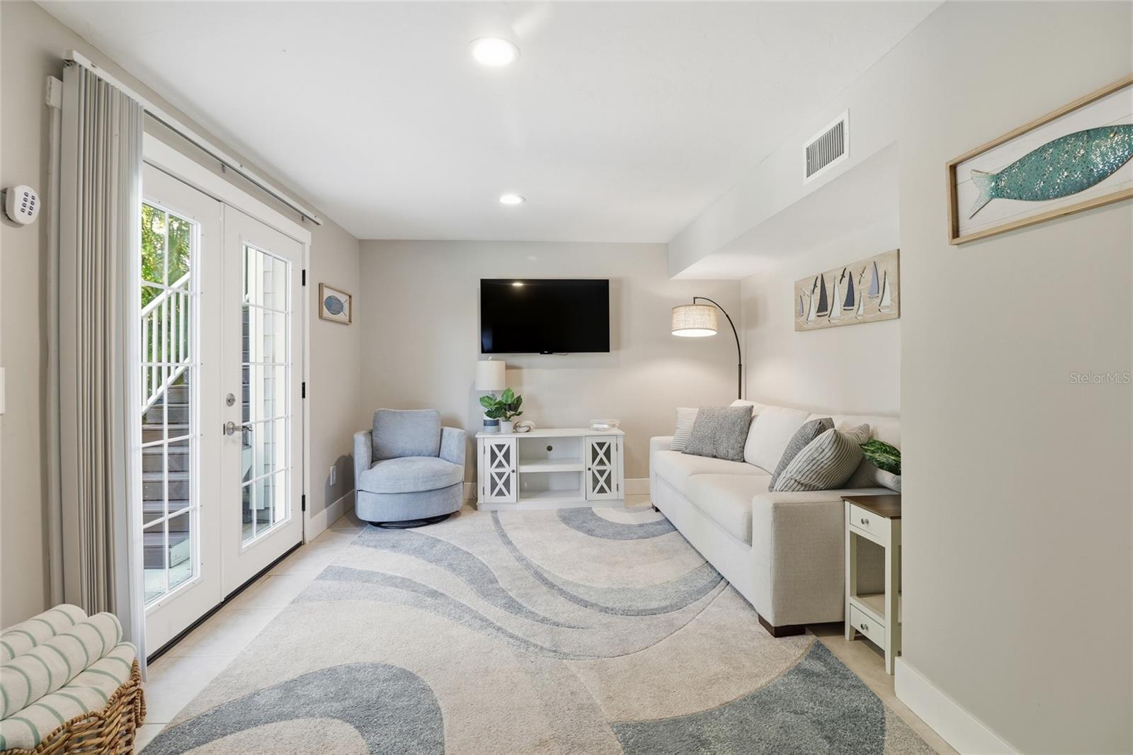 BAY ISLAND PARK - Residential