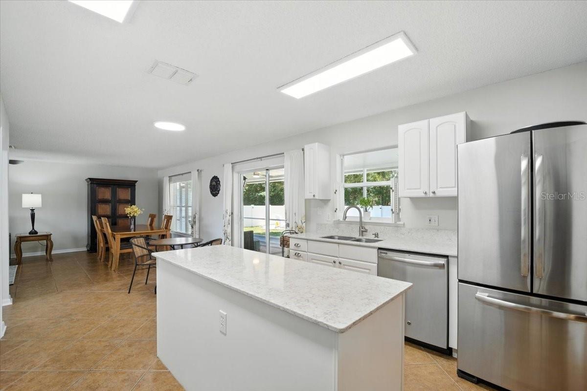 25 BUD FIELD DRIVE
