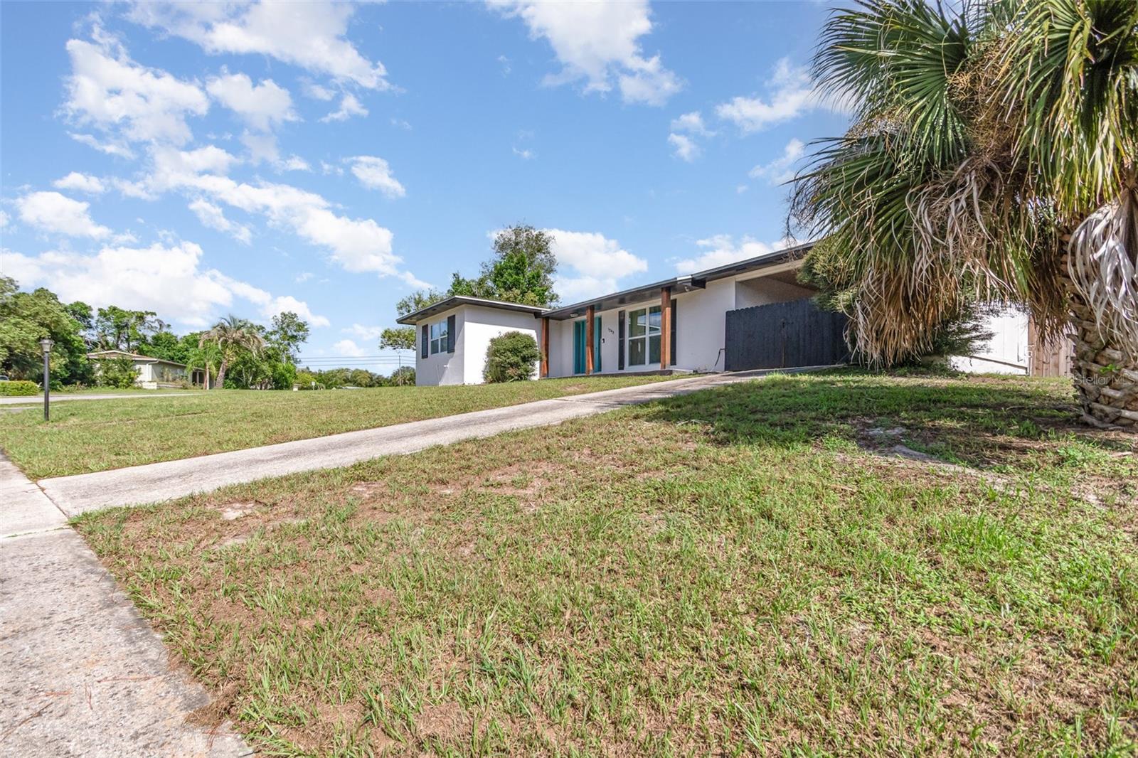 DELTONA LAKES - Residential