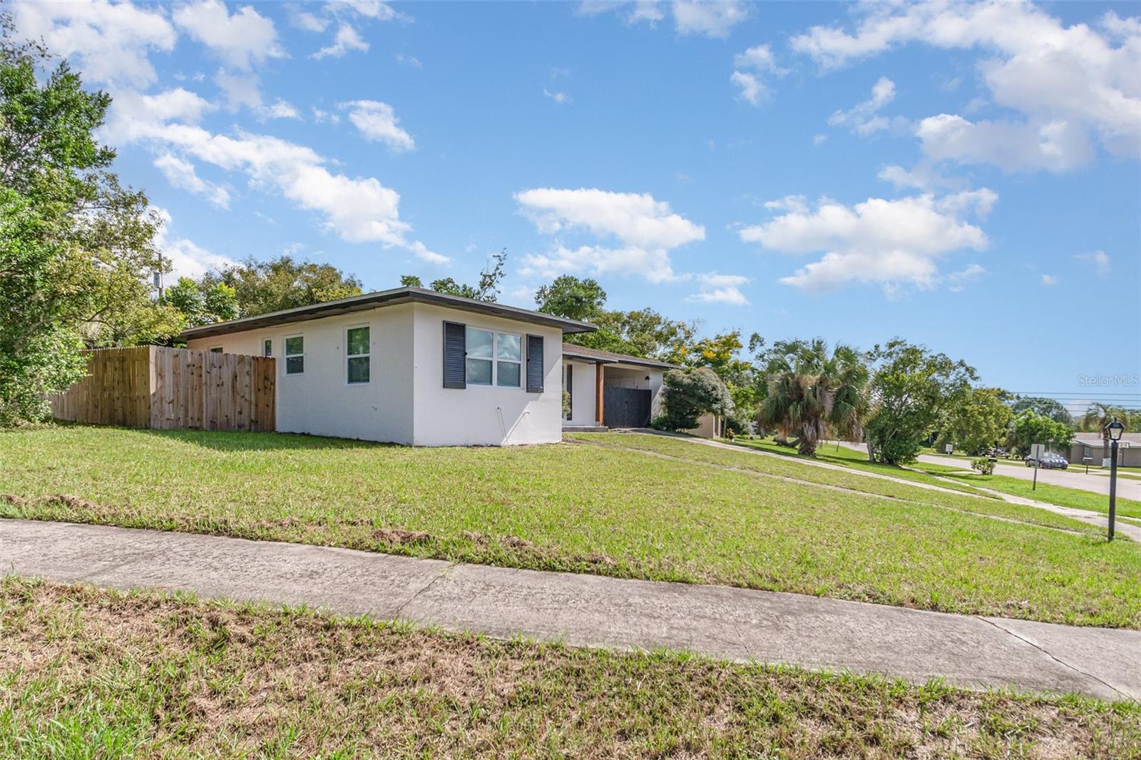 DELTONA LAKES - Residential