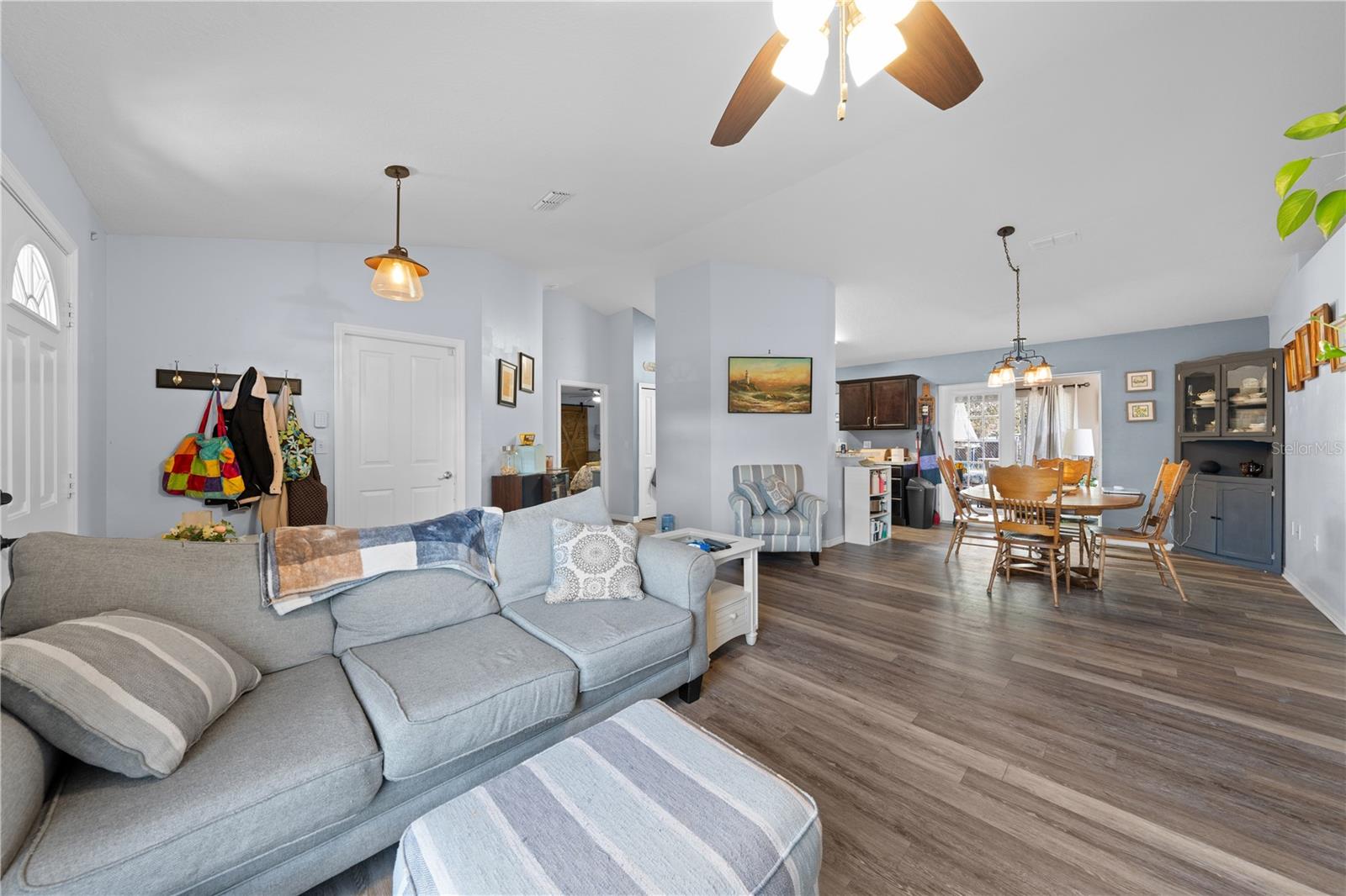 PLATTERS ADD - Residential