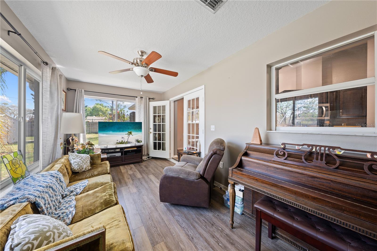 PLATTERS ADD - Residential