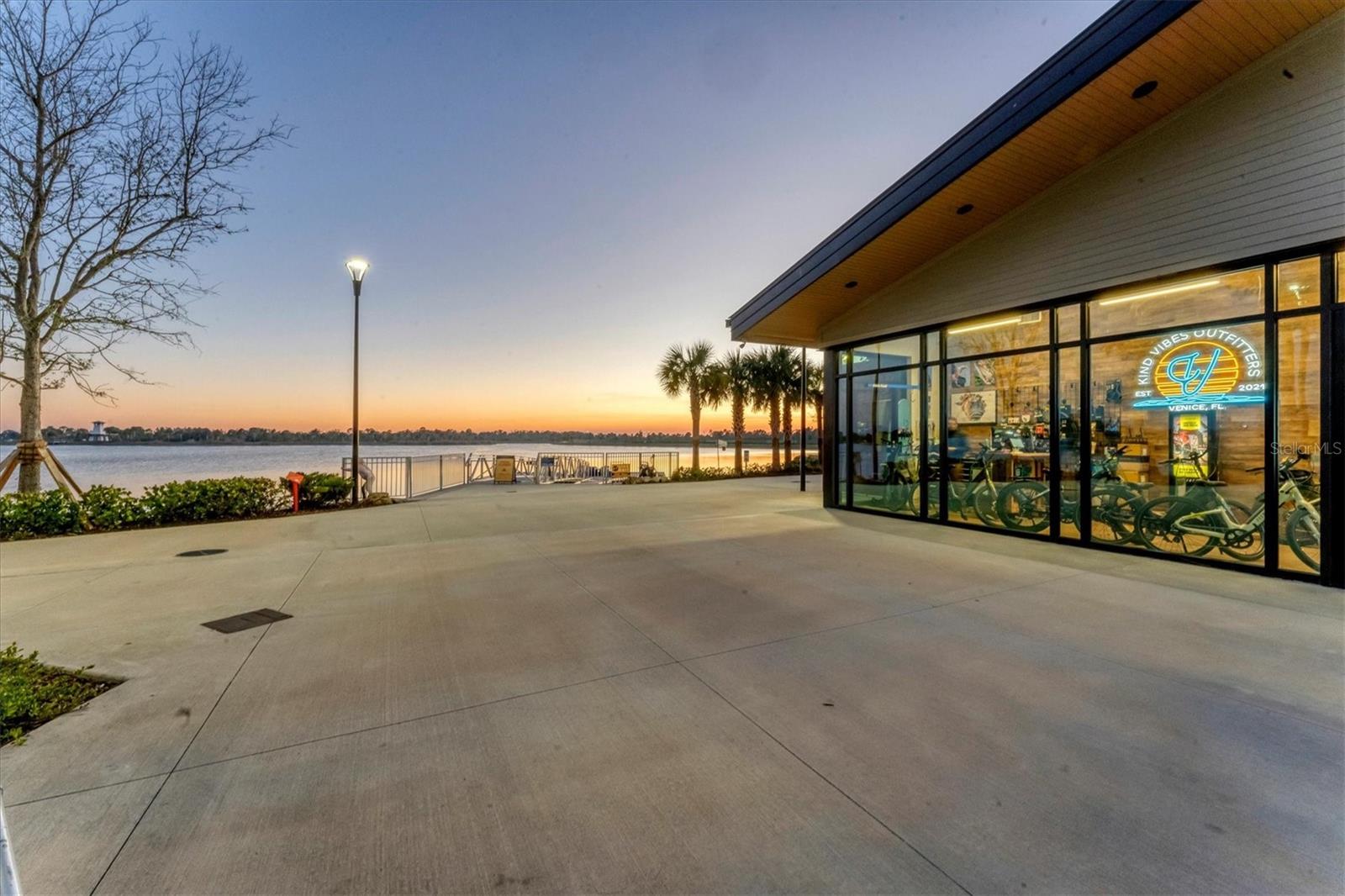 WELLEN PARK GOLF AND COUNTRY CLUB - Residential