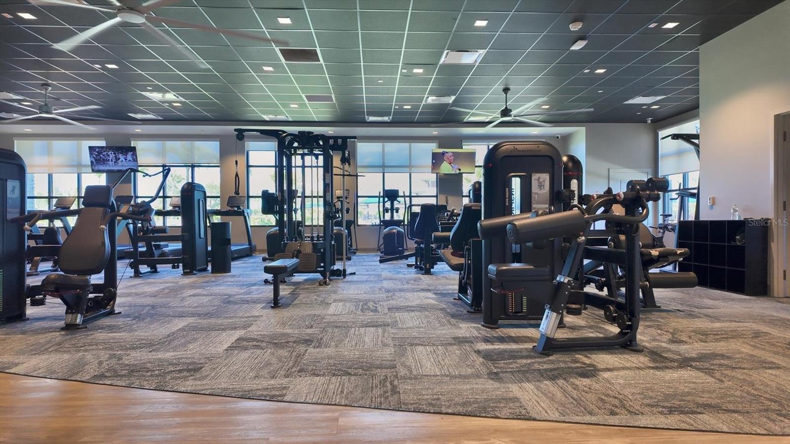 WELLEN PARK GOLF AND COUNTRY CLUB - Residential