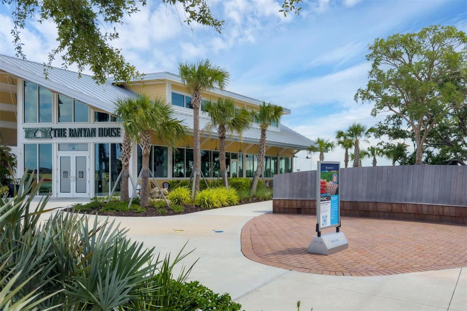 WELLEN PARK GOLF AND COUNTRY CLUB - Residential