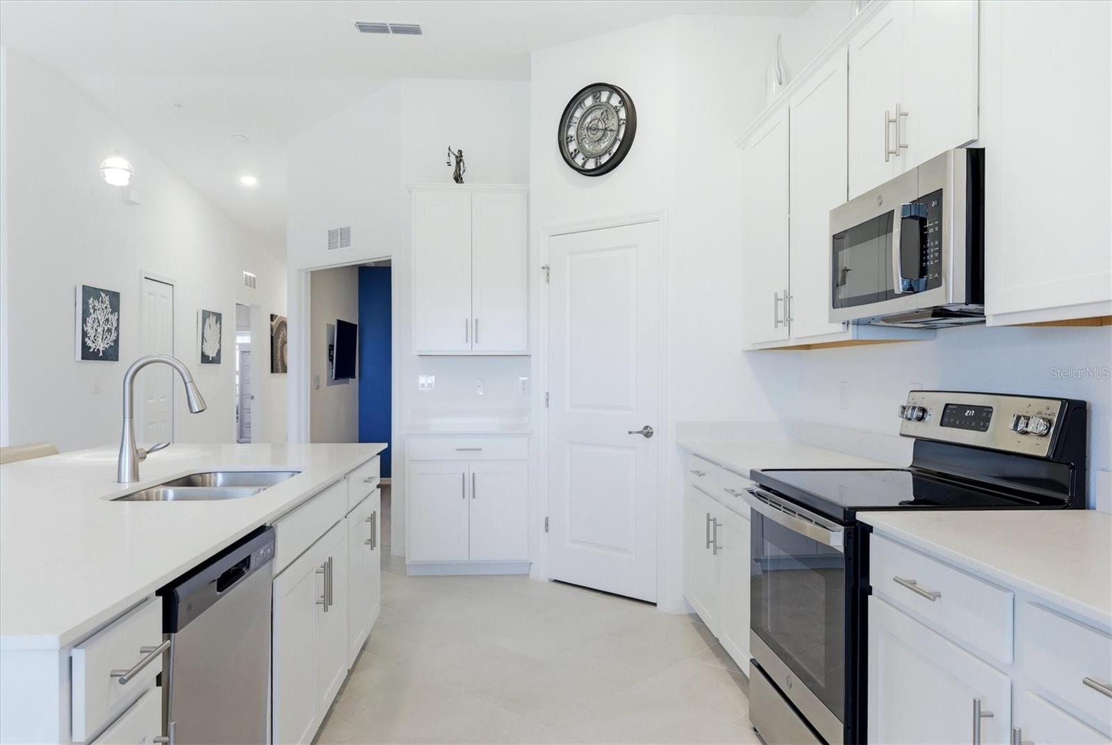 WELLEN PARK GOLF AND COUNTRY CLUB - Residential