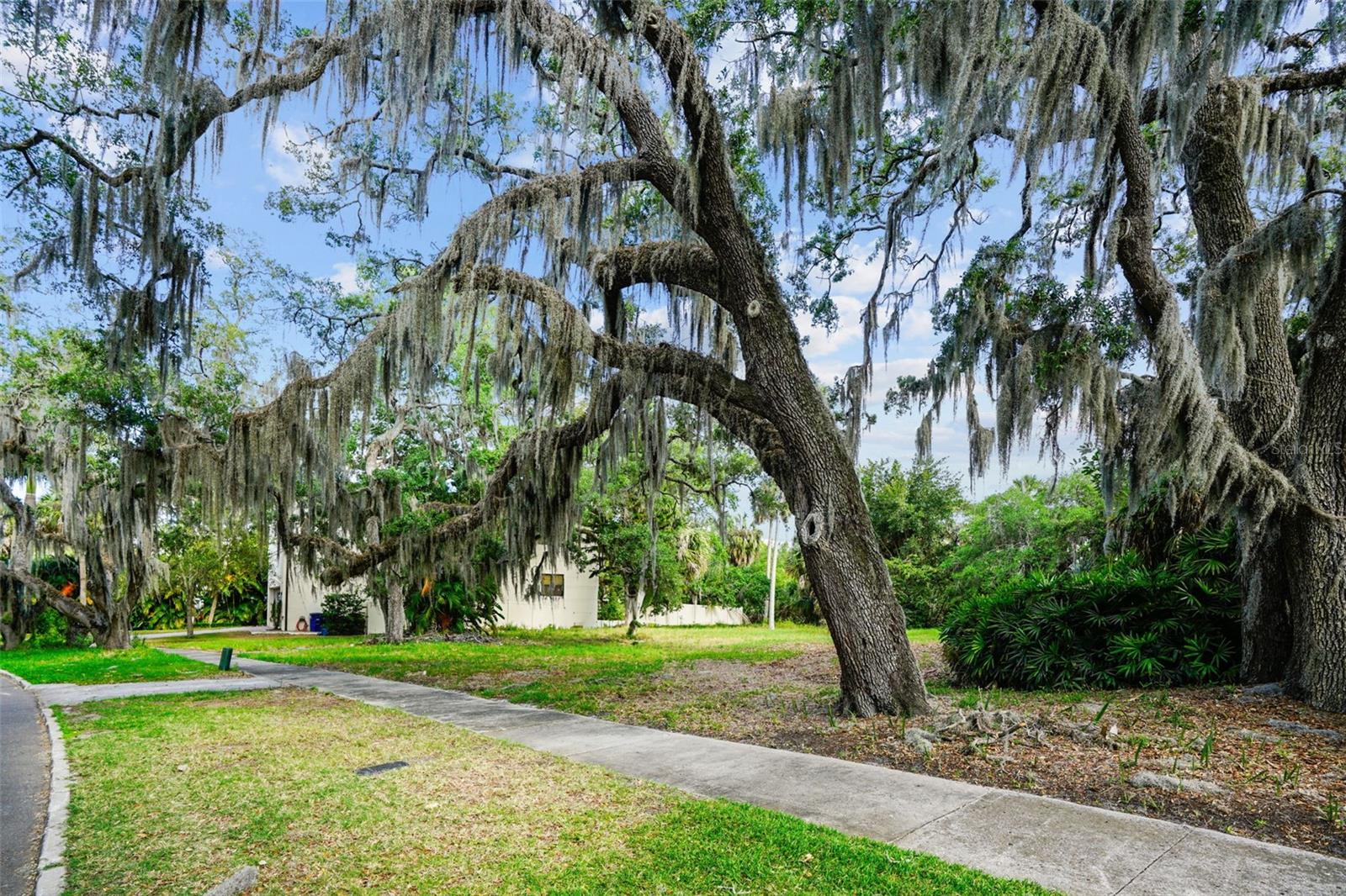 4806 W BEACHWAY DRIVE