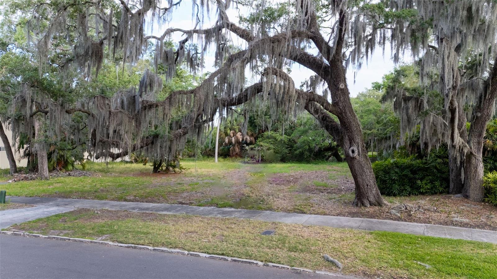 4806 W BEACHWAY DRIVE